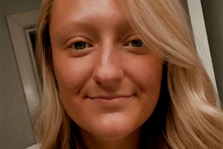 Clara, 22 — Escort in Greeneville, United States