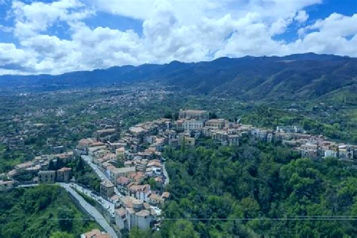 Clara, 22 — Escort in Soveria Mannelli, Italy