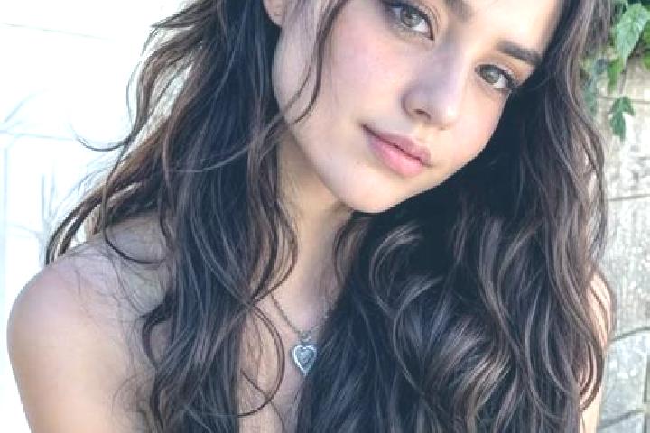 Clara, 23, a brunette hazel-eyed mixed companion based in Babugarh. Offering Deep French Kissing, Erotic Massage, OWO, Duos. Available for incall and outcall...