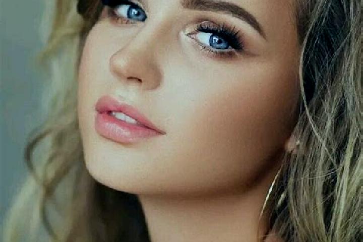 Clara, 23, a dark blonde blue-eyed slavic companion based in Agadez. Offering Deep French Kissing, Erotic Massage, OWO, Roleplay. Available for incall and ou...