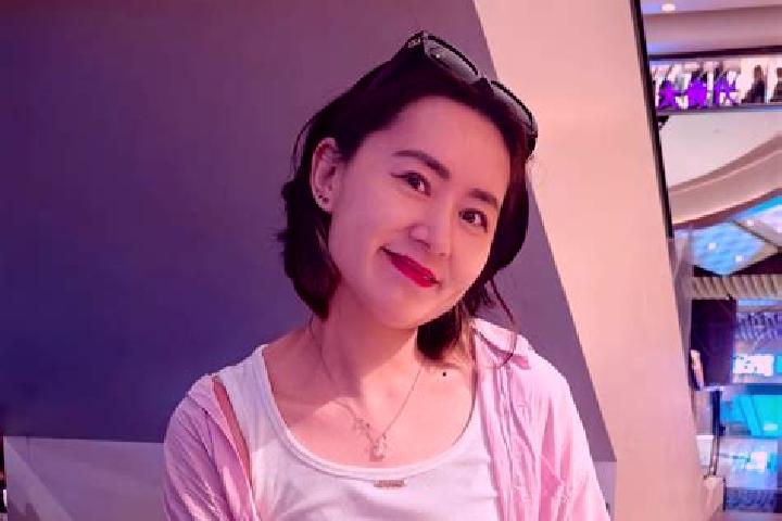 Clara, 23 — Escort in Dongge, China