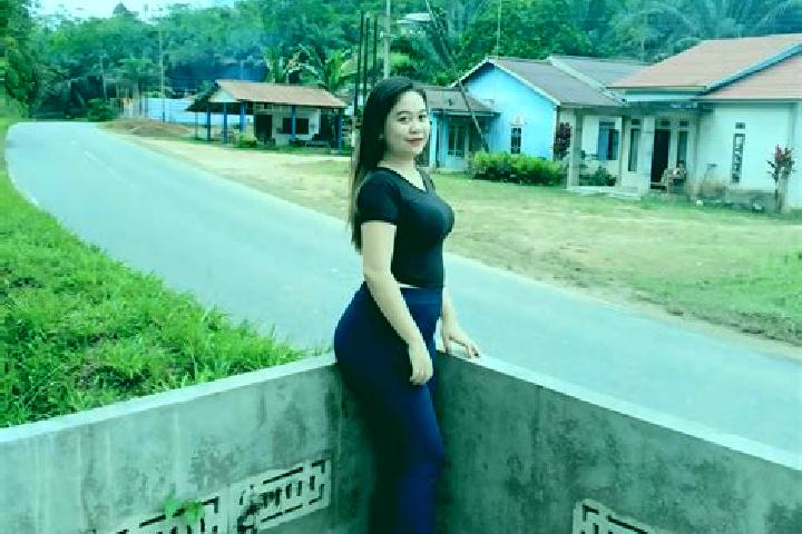 Clara, 23 — Escort in Merapit, Indonesia