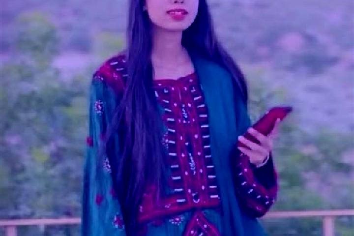 Clara, 23 — Escort in Siah Baz, Iran