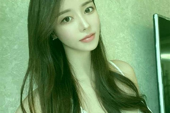 Clara, 23 — Escort in Zhangjiazhuang, China