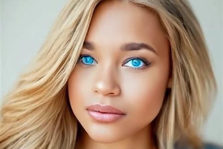Clara, 24, a blonde blue-eyed latina companion based in Sebt Jahjouh. Offering CIM, Dinner Date, Massage. Available for incall and outcall, overnight booking...