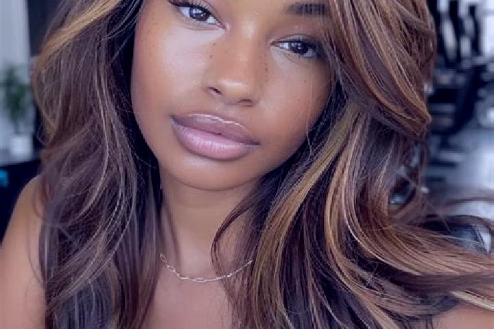 Clara, 24, a blonde dark-eyed mixed companion based in Gueugnon. Offering Striptease, A-Level, Erotic Massage, CIM, Couples. Available for incall and outcall...