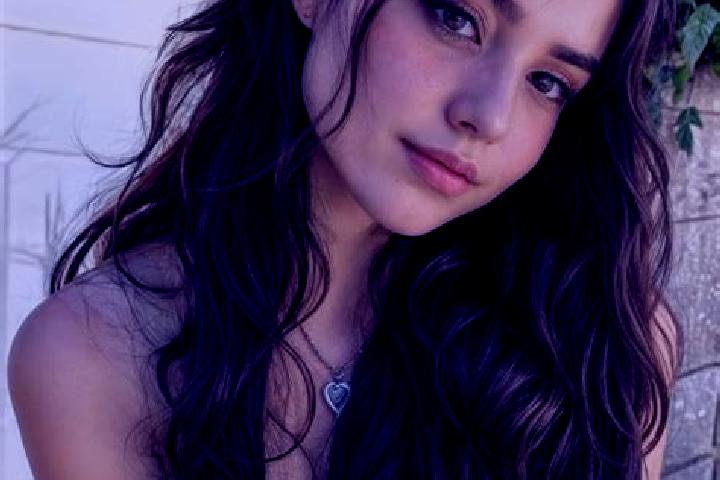 Clara, 24, a blonde hazel-eyed middle eastern companion based in Crosbyton. Offering BDSM, Duos, Travel Companion, CIM, Couples. Available for incall and out...