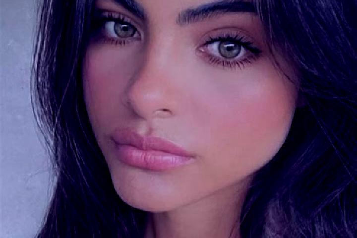 Clara, 24, a brunette dark-eyed indian companion based in Salas Nocajski. Offering Domination, 69, Couples. Available for incall and outcall, overnight booki...