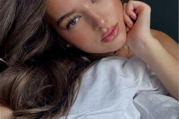 Clara, 24, a brunette hazel-eyed caucasian companion based in Amanalco de Becerra. Offering Deep French Kissing, Prostate Massage, Massage. Available for inc...