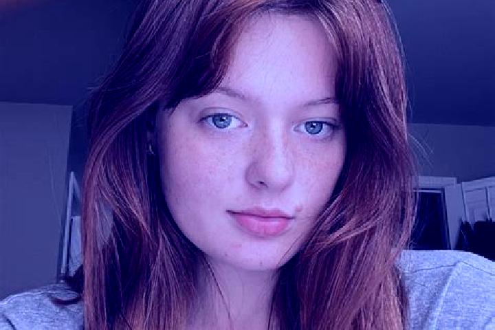 Clara, 24, a red grey-eyed caucasian companion based in Manuangan. Offering CIM, BDSM. Available for incall and outcall, overnight bookings available.