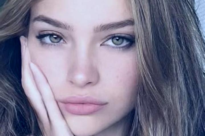 Clara, 24, a red hazel-eyed latina companion based in Casco. Offering Duos, Deep French Kissing, Girlfriend Experience, OWO. Available for incall and outcall...