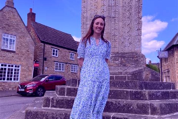 Clara, 24 — Escort in Geddington, United Kingdom