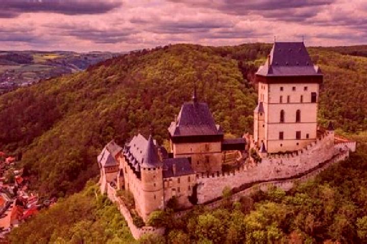 Clara, 24 — Escort in Karlstejn, Czech Republic