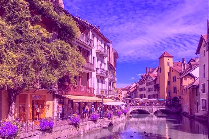 Clara, 24 — Escort in Lons, France