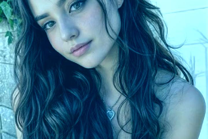 Clara, 25, a auburn amber-eyed caribbean companion based in Bibiclat. Offering BDSM, Prostate Massage, 69. Available for incall and outcall, day and evening ...