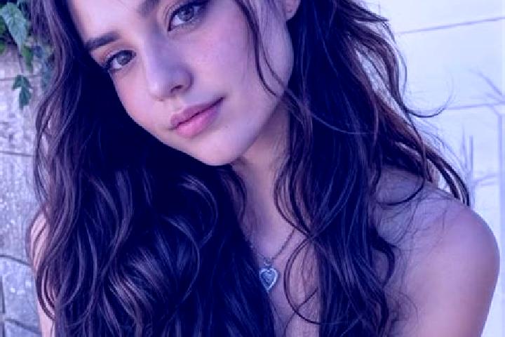 Clara, 25, a black hazel-eyed mixed companion based in Katzenelnbogen. Offering Prostate Massage, Roleplay, Deep French Kissing, OWO, Travel Companion. Avail...