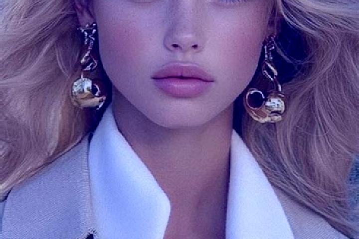 Clara, 25, a blonde dark-eyed caribbean companion based in Betheny. Offering Striptease, Tantra, Couples. Available for incall and outcall, day and evening d...