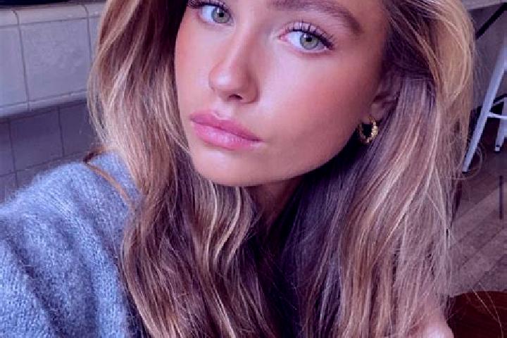Clara, 25, a blonde hazel-eyed ebony companion based in Vila Leopoldina. Offering Domination, Couples, A-Level. Available for incall and outcall, overnight b...