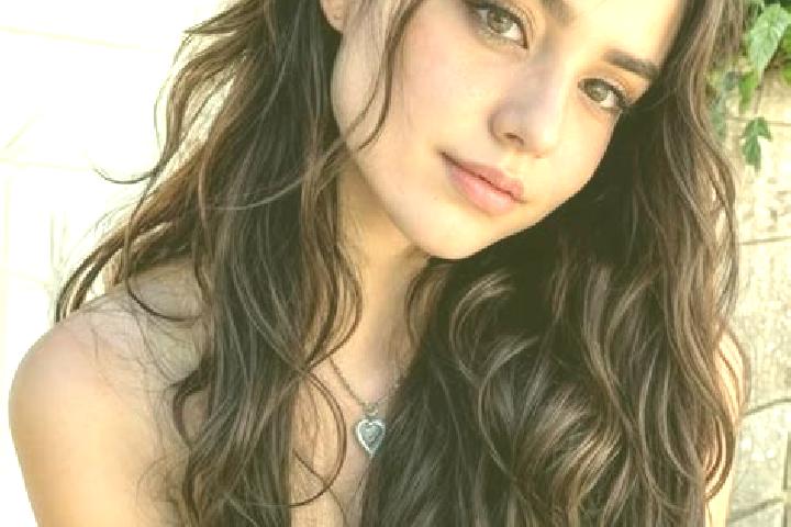 Clara, 25, a brunette hazel-eyed european companion based in Sewaren. Offering Tantra, Roleplay, Duos, Travel Companion, Couples. Available for incall and ou...