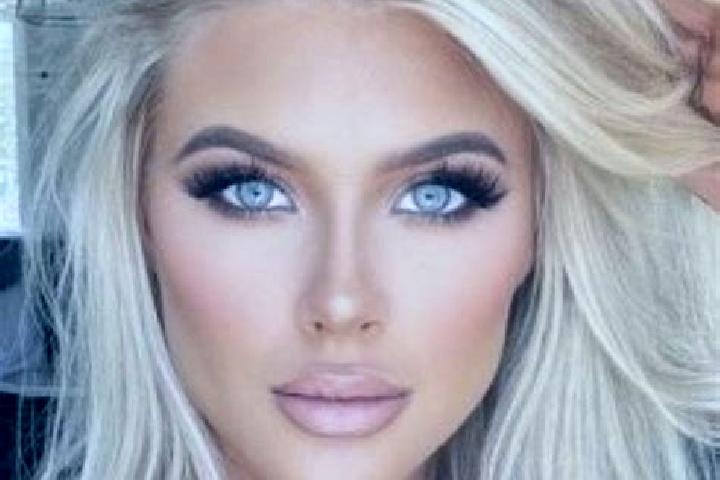 Clara, 25, a platinum blonde brown-eyed indian companion based in Broad Blunsdon. Offering Massage, Prostate Massage, Couples. Available for incall and outca...
