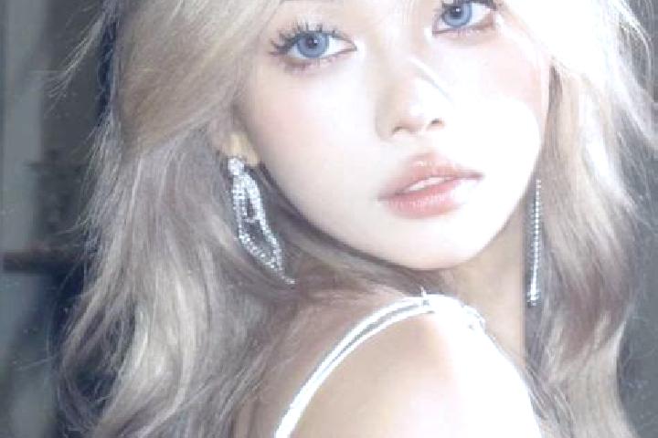 Clara, 25, a platinum blonde green-eyed asian companion based in Nginokrajan. Offering OWO, A-Level. Available for incall and outcall, day and evening dates.