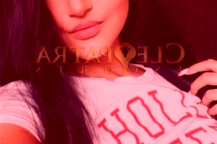 Clara, 25, a red dark-eyed indian companion based in Olomana. Offering Striptease, Tantra, Party Girl, Domination. Available for incall and outcall, day and ...