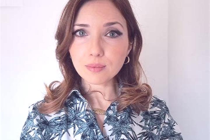Clara, 25 — Escort in Asnieres-la-Giraud, France