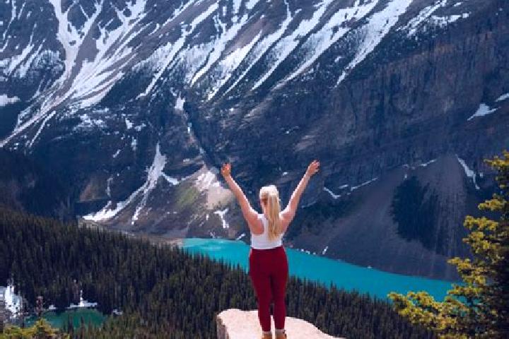 Clara, 25 — Escort in Lumsden, Canada