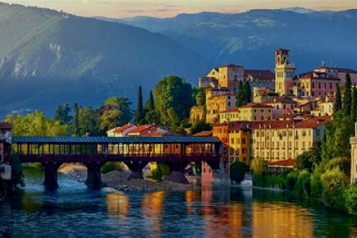 Clara, 25 — Escort in Paderno del Grappa, Italy
