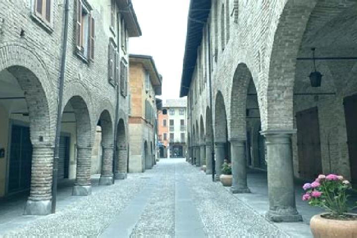 Clara, 25 — Escort in Romano di Lombardia, Italy
