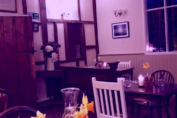 Clara, 25 — Escort in Shobdon, United Kingdom