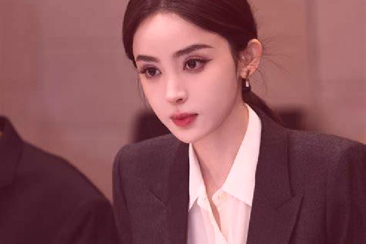 Clara, 25 — Escort in Thi Tran Na Hang, Vietnam