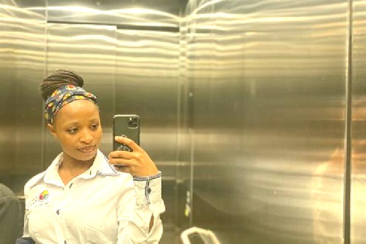 Clara, 25 — Escort in Thubelihle, South Africa
