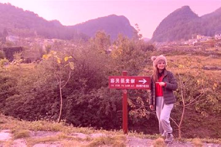 Clara, 25 — Escort in Yaoshan, China