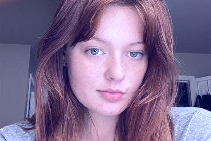 Clara, 26, a auburn blue-eyed caucasian companion based in Wilhelmshaven. Offering Duos, Overnight, Dinner Date. Available for incall and outcall, day and ev...