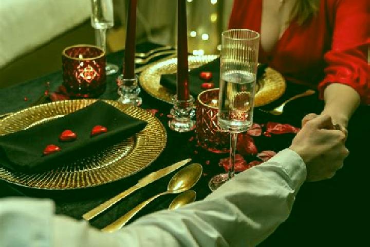 Clara, 26, a black dark-eyed european companion based in South Kingstown. Offering Dinner Date, A-Level, Couples, Fetish. Available for incall and outcall, d...