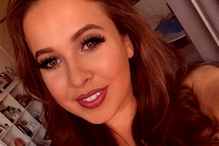 Clara, 26, a brunette amber-eyed middle eastern companion based in Isola. Offering 69, Striptease, Prostate Massage, Massage, A-Level. Available for incall a...