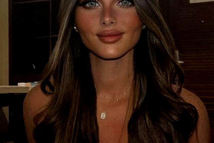 Clara, 26, a brunette dark-eyed caribbean companion based in Zasova. Offering Domination, Erotic Massage. Available for incall and outcall, day and evening d...