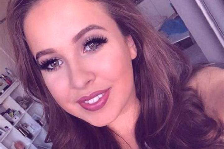 Clara, 26, a dark blonde amber-eyed caucasian companion based in Arasur. Offering GFE, 69, Striptease, Travel Companion. Available for incall and outcall, ov...