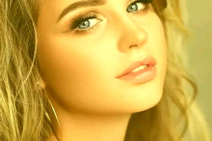 Clara, 26, a dark blonde blue-eyed caribbean companion based in Mackowka. Offering Domination, 69, Deep French Kissing, Striptease, Prostate Massage. Availab...