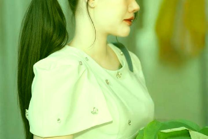 Clara, 26 — Escort in Bua Yai, Thailand