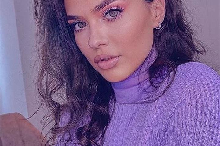 Clara, 26 — Escort in Dorolt, Romania