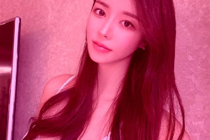 Clara, 26 — Escort in Jiakexi, China