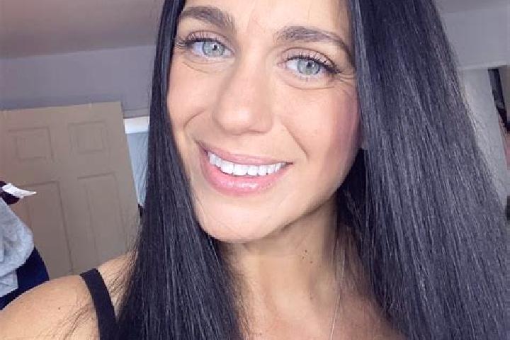 Clara, 26 — Escort in Joubb Jannine, Lebanon