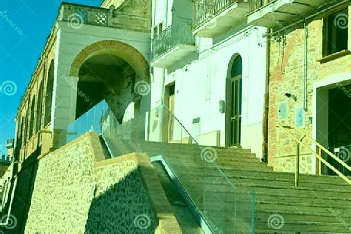 Clara, 26 — Escort in Montalbano Jonico, Italy