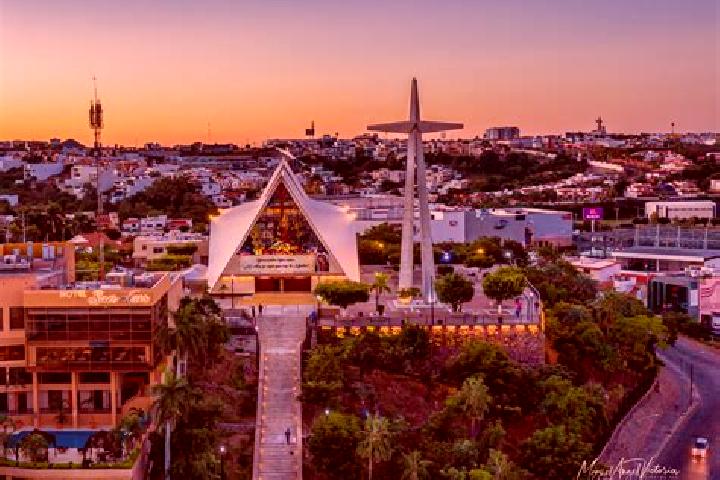 Clara, 26 — Escort in Tepetitan, Mexico