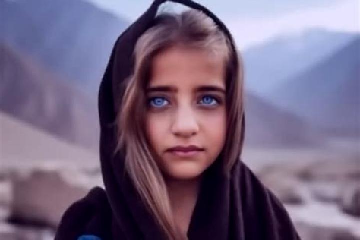 Clara, 27, a blonde amber-eyed middle eastern companion based in Tours. Offering GFE, Travel Companion, Massage. Available for incall and outcall, day and ev...