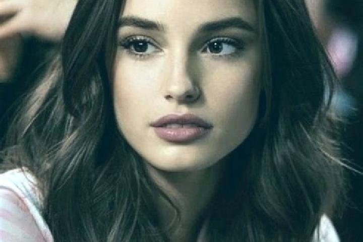 Clara, 27, a brunette brown-eyed ebony companion based in Demiroezue. Offering Fetish, Duos, Roleplay, Deep French Kissing. Available for incall and outcall,...