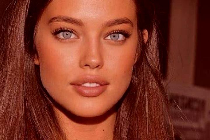 Clara, 27, a chestnut blue-eyed mediterranean companion based in San Antonio de la Laguna. Offering Prostate Massage, Dinner Date, Erotic Massage, Travel Com...