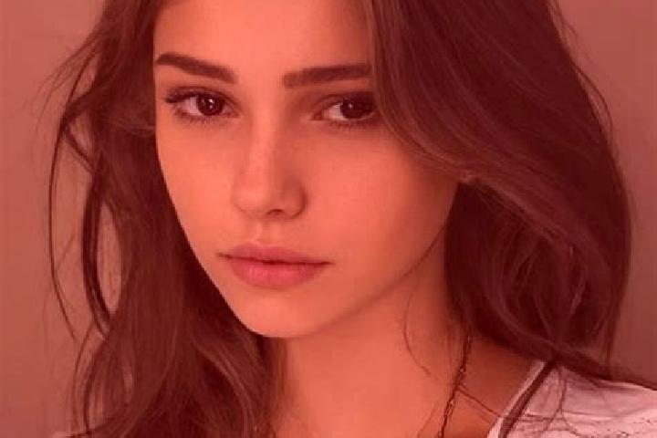 Clara, 27, a chestnut hazel-eyed slavic companion based in Muttendorf. Offering Roleplay, OWO, BDSM, Tantra. Available for incall and outcall, overnight book...
